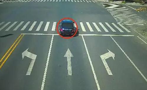 車輛進(jìn)出環(huán)島時(shí)需要打轉(zhuǎn)向燈嗎？